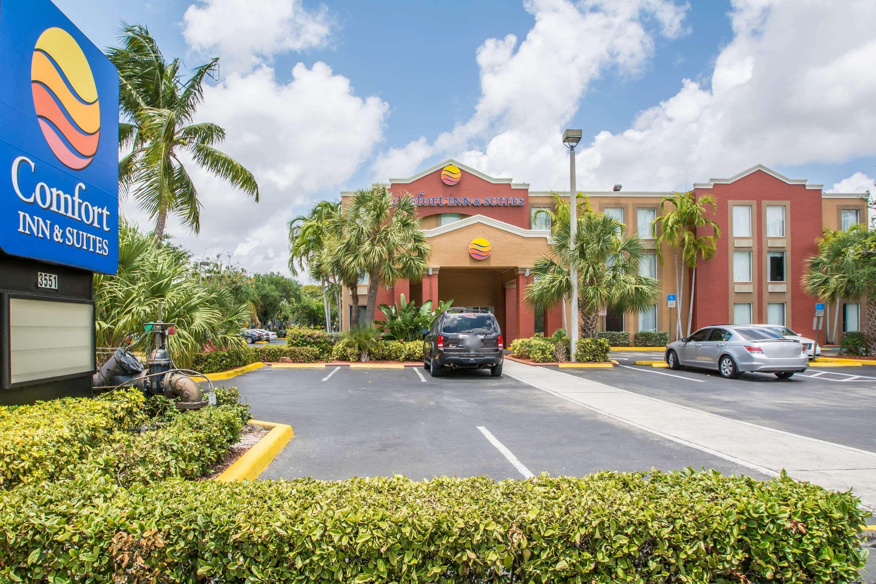 Lauderdale Lakes Comfort Inn & Suites Fort Lauderdale West Turnpike מראה חיצוני תמונה