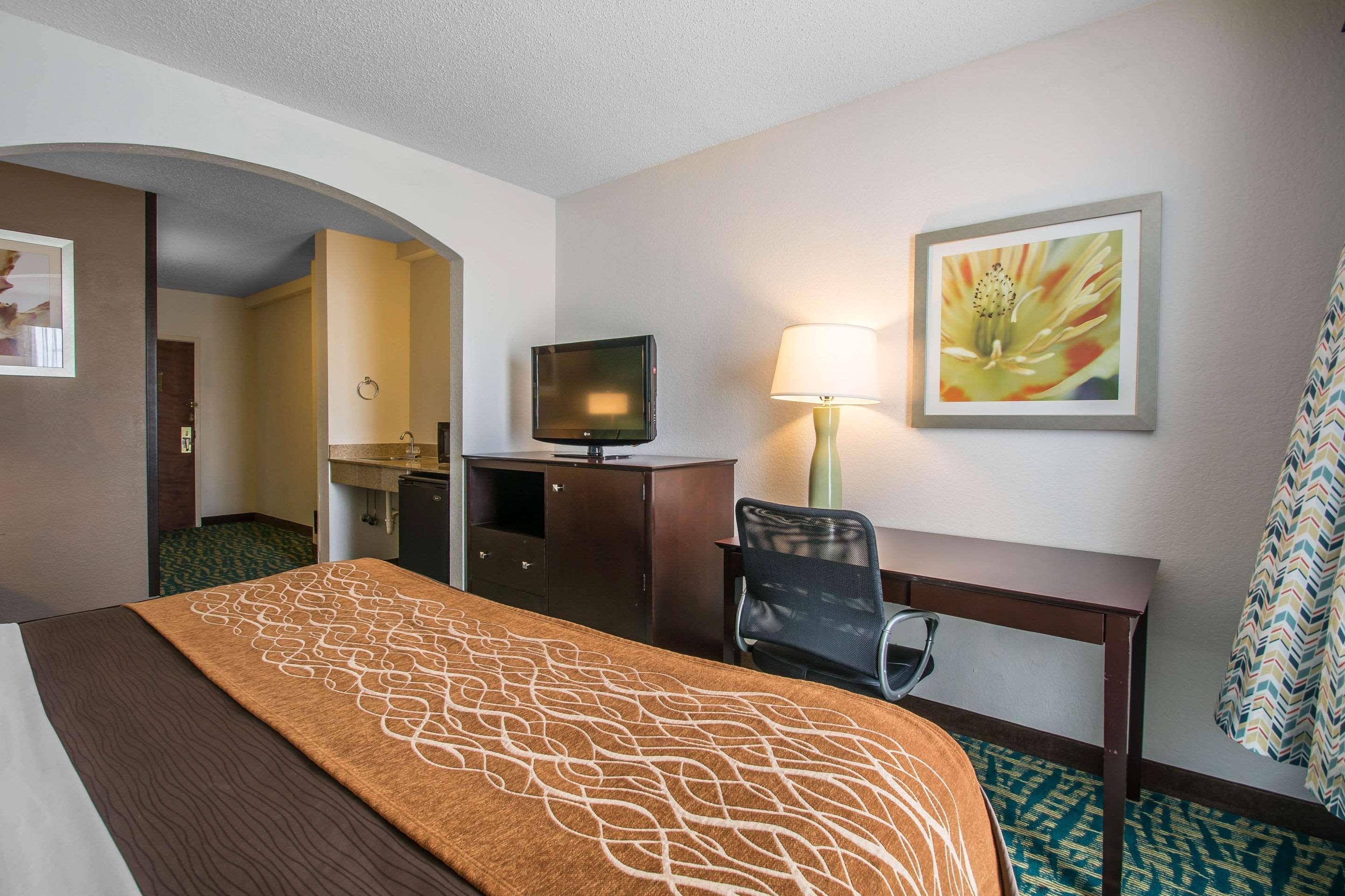 Lauderdale Lakes Comfort Inn & Suites Fort Lauderdale West Turnpike מראה חיצוני תמונה