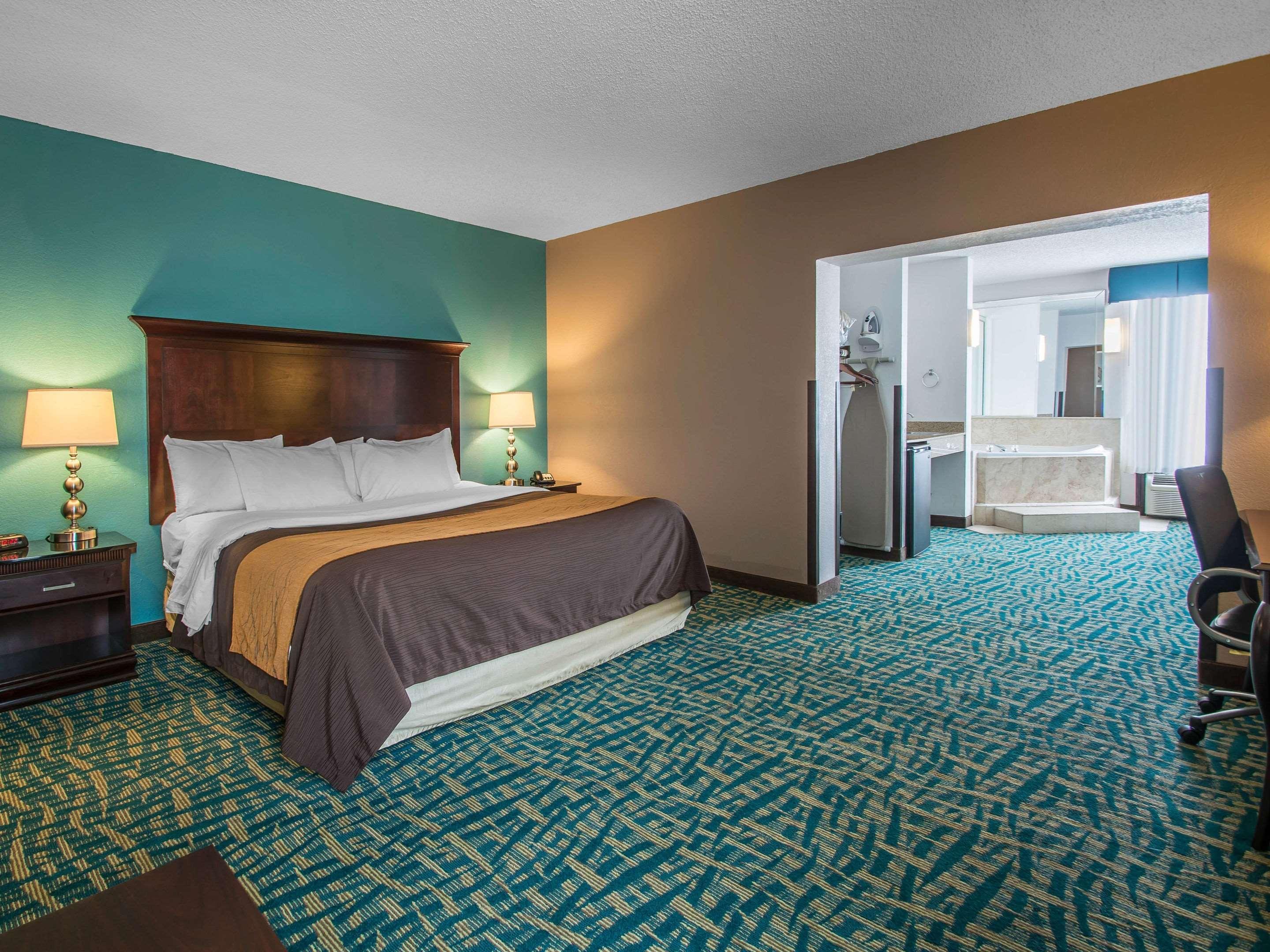 Lauderdale Lakes Comfort Inn & Suites Fort Lauderdale West Turnpike מראה חיצוני תמונה